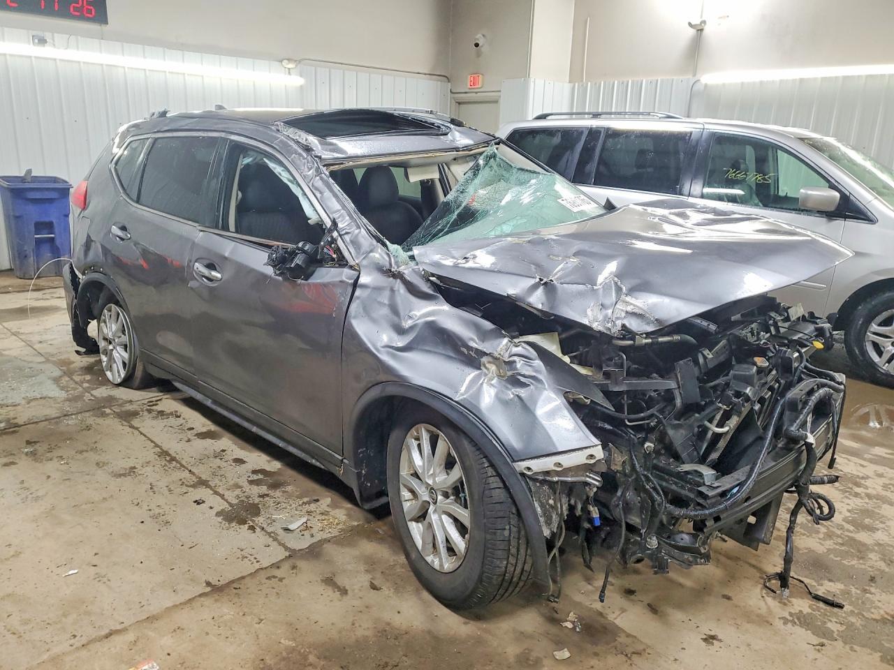 2017 Nissan Rogue sv