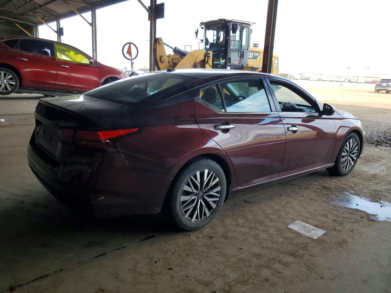 2023 Niss Altima 2.5 sv