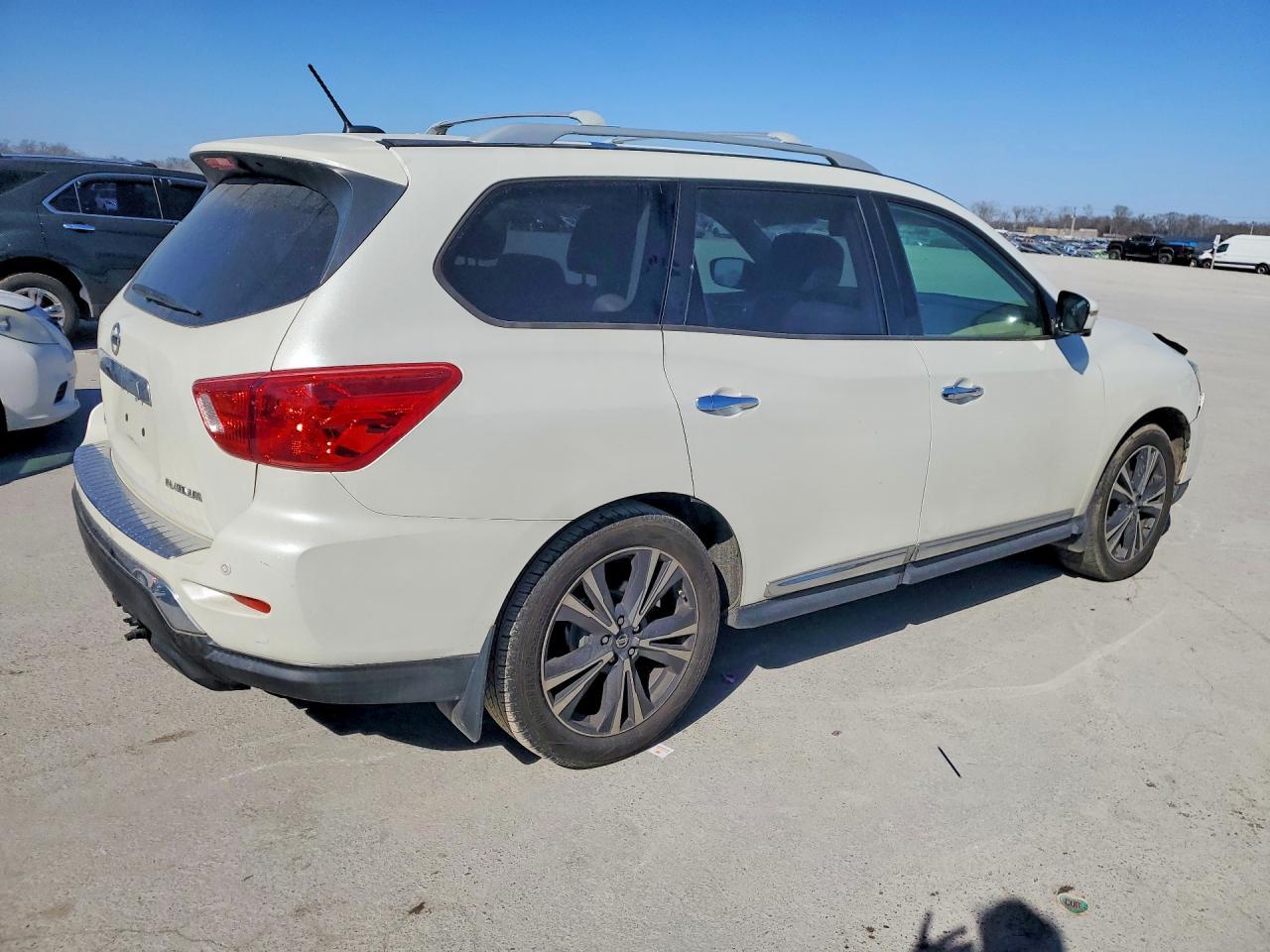 2017 Nissan Pathfinder s