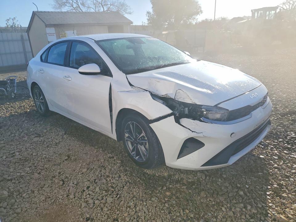 2023 KIA Forte lxs