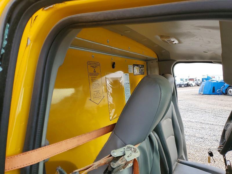 2022 Ford Econoline-BOX Truck
