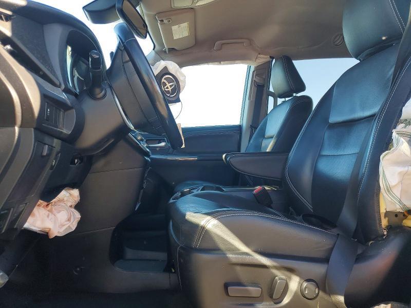 2019 Toyota Sienna se