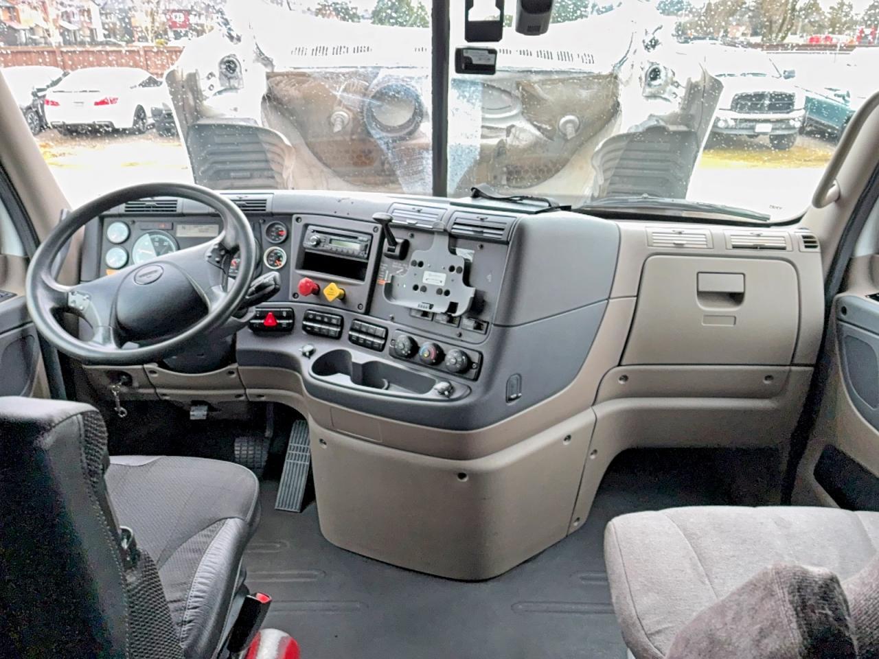 2016 Frht Cascadia 1-Trucks Truck Cab AND Chassi