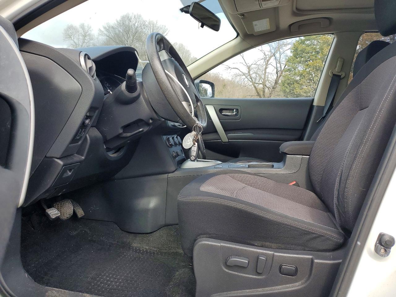2012 Nissan Rogue s
