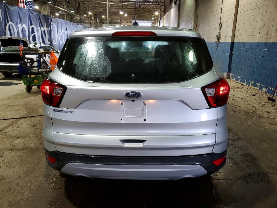 2019 Ford Escape s