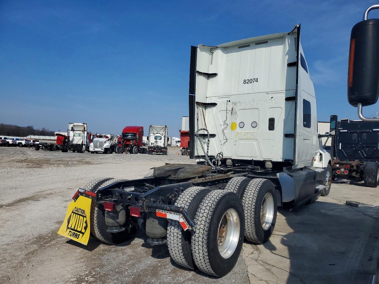 2022 International LT625