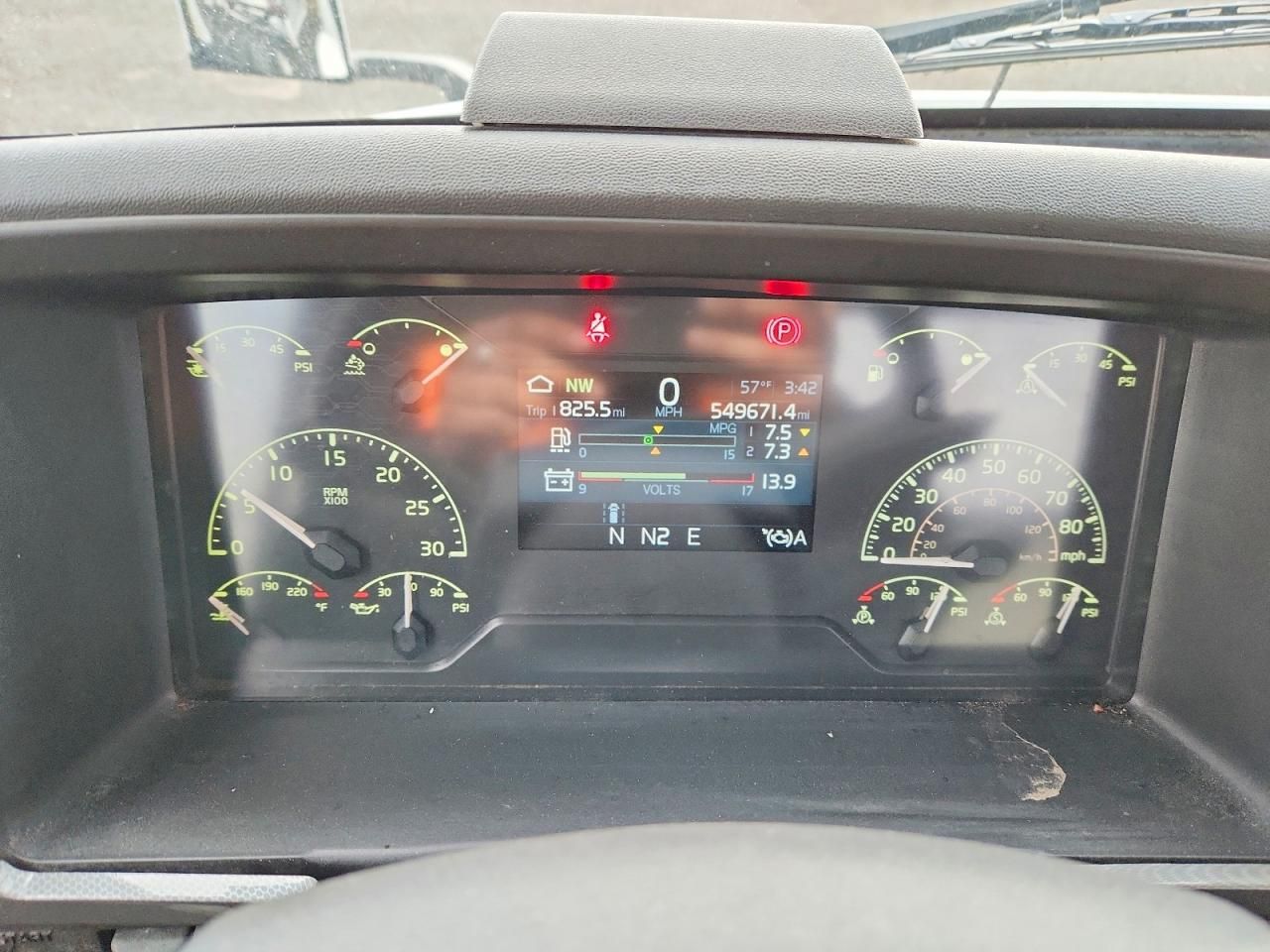 2020 Volvo VNR Semi Truck