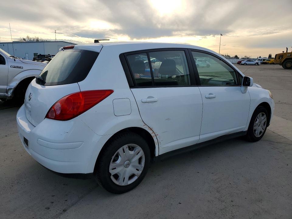2012 Nissan Versa 1.8 s