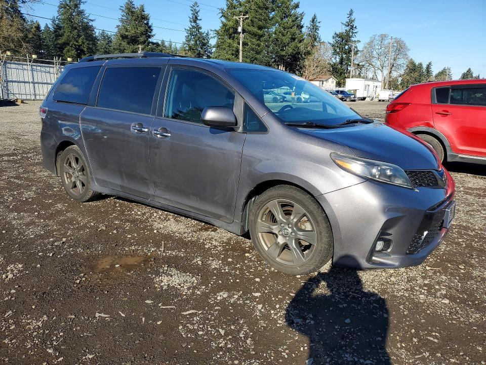 2020 Toyota Sienna se 8-passenger