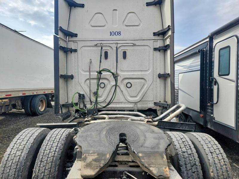 2023 Freigliner 2023 Freightliner Cascadia 126 Semi Truck