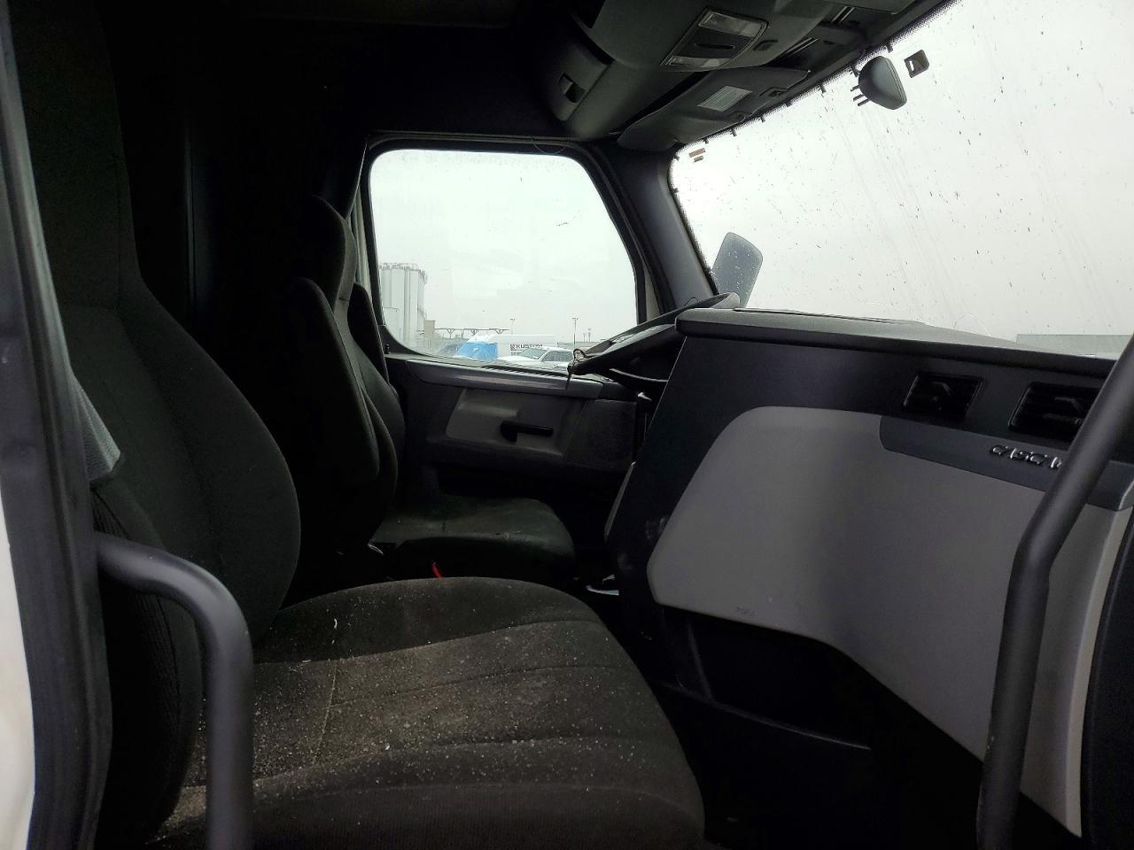 2019 Freightliner Cascadia 116 Semi Truck