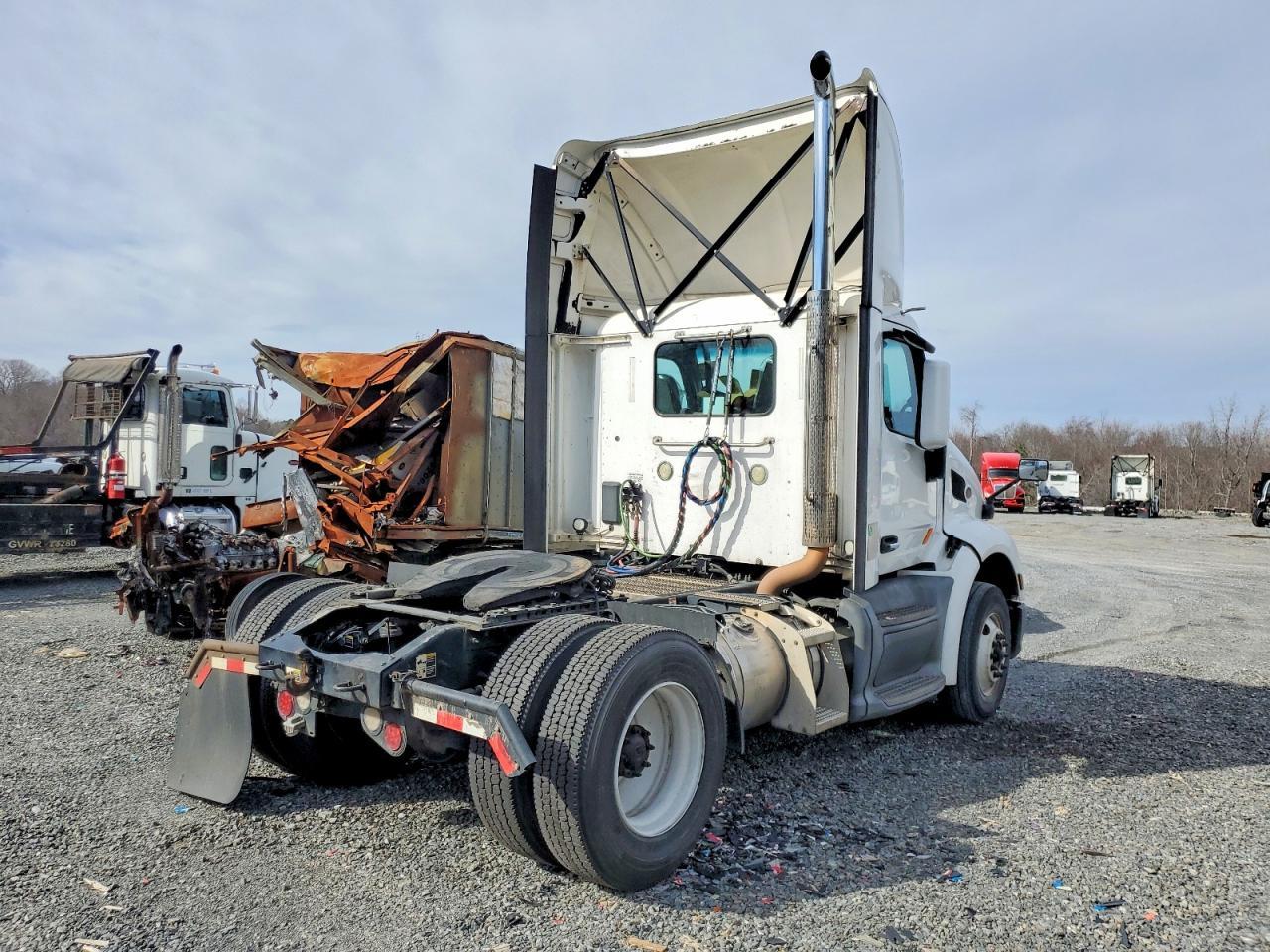 2019 Peterbilt 579 Semi Truck