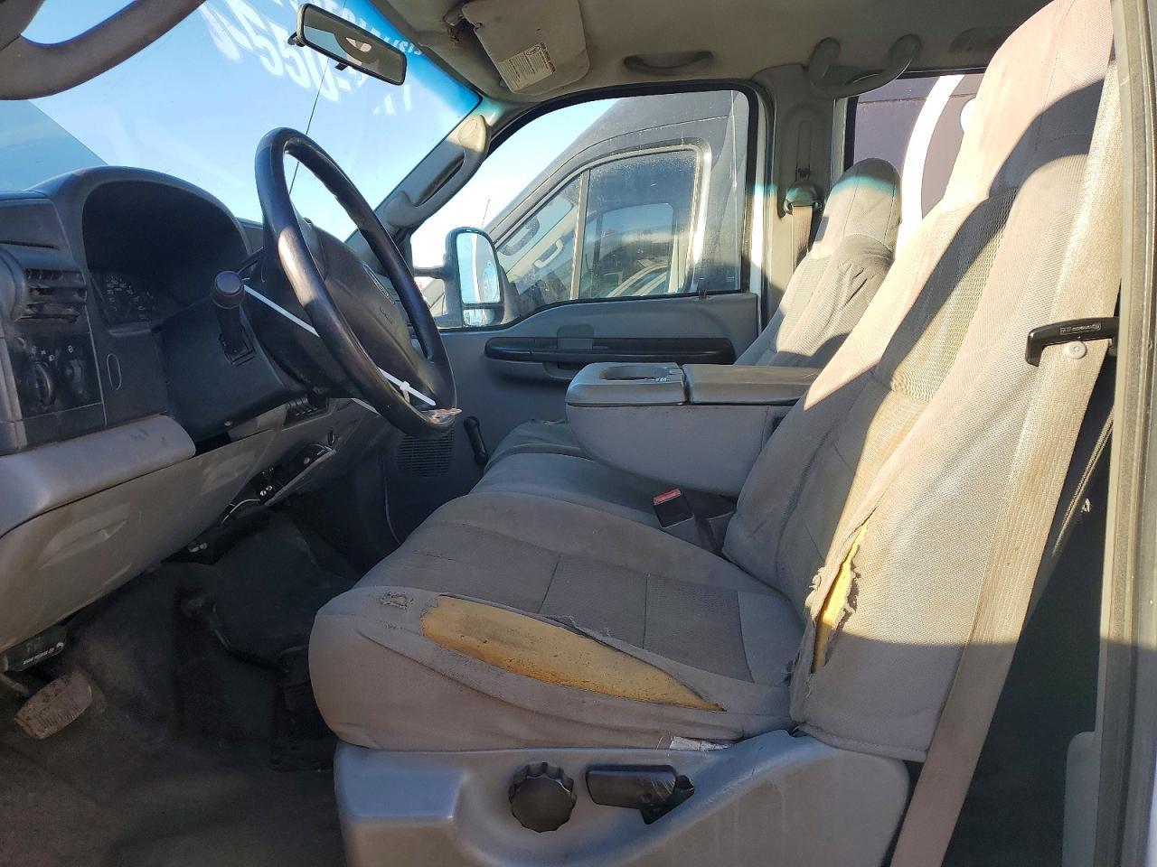 2006 Ford F450 Super Duty Flatbed Truck