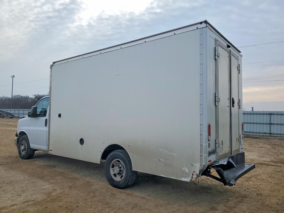 2022 Chev Express G3500
