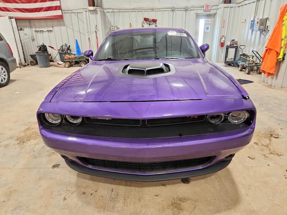 2016 Dodge Challenger r
