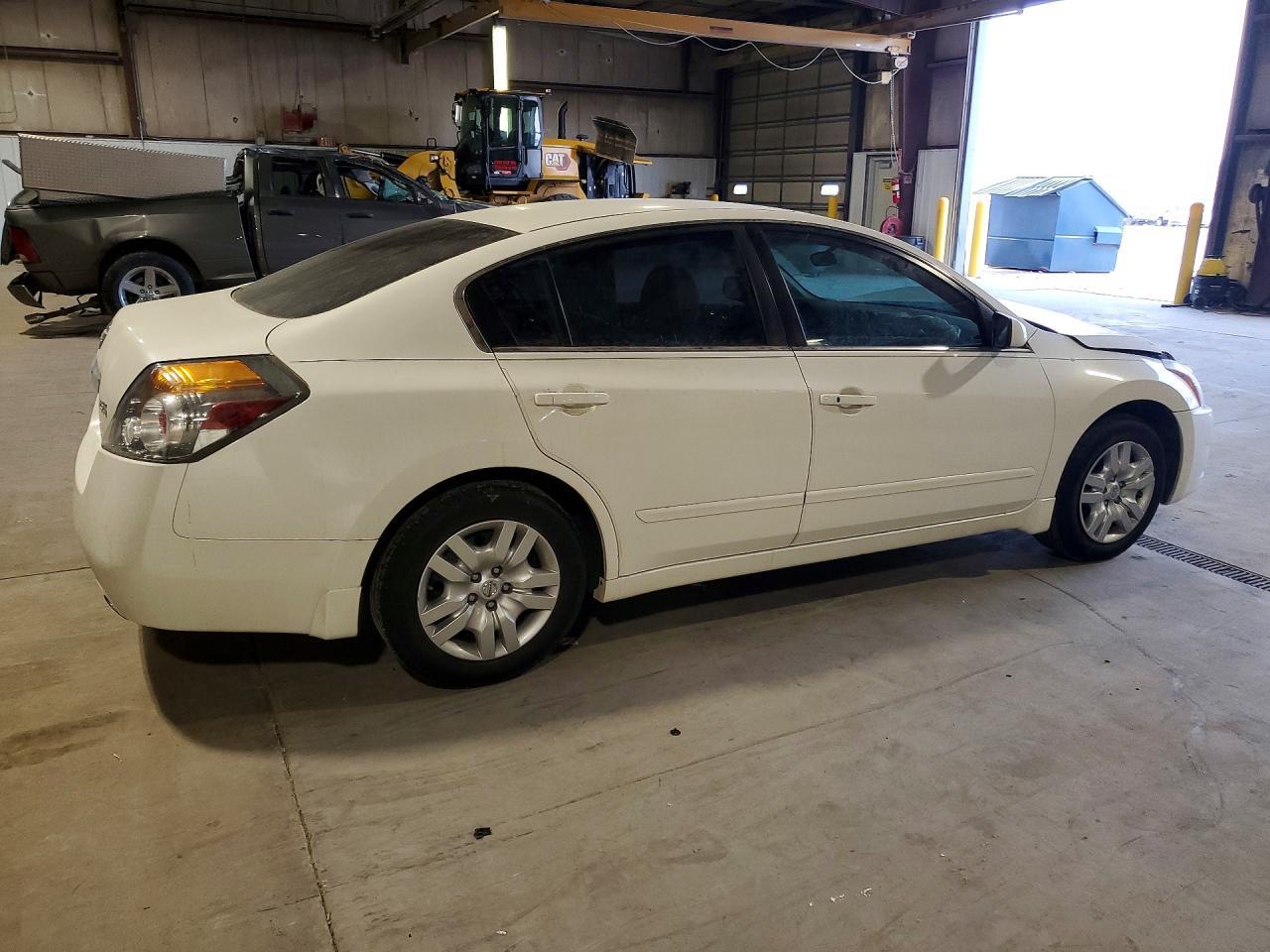 2010 Nissan Altima Base