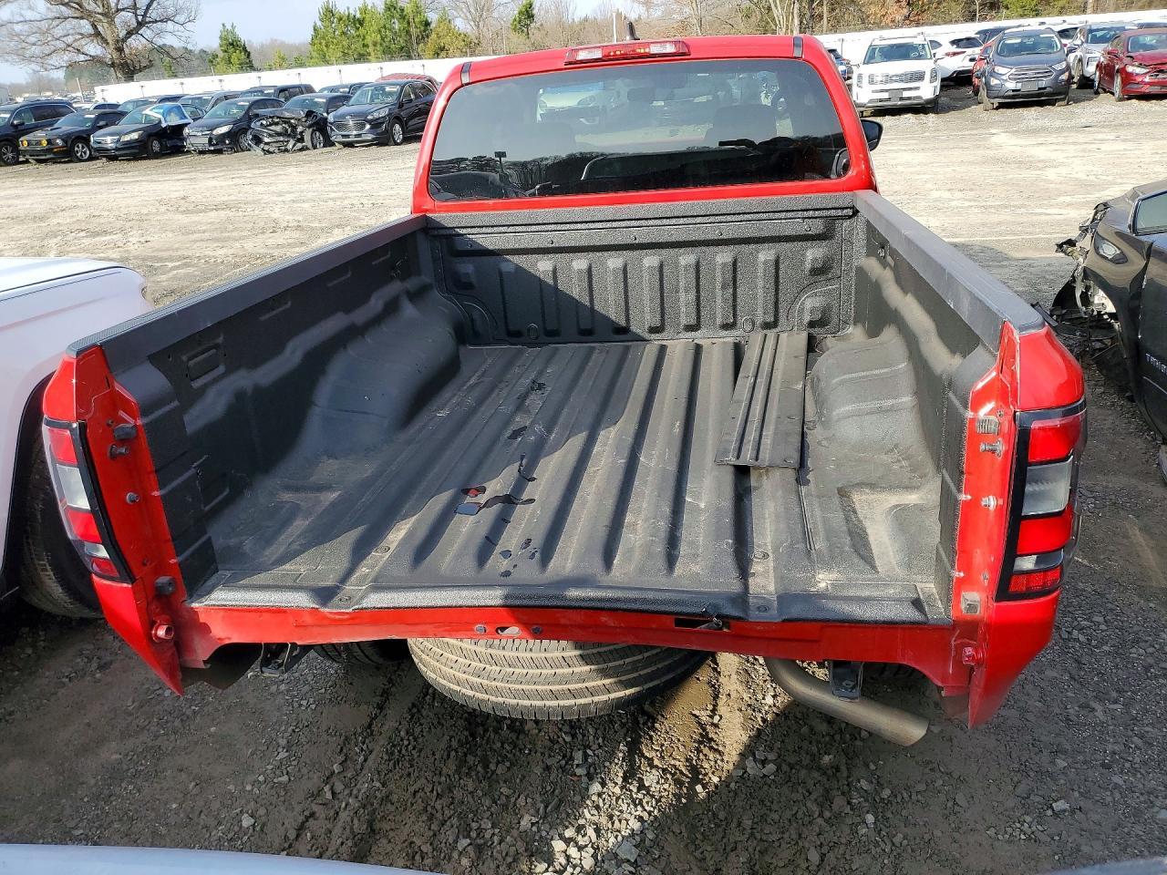 2022 Nissan Frontier s