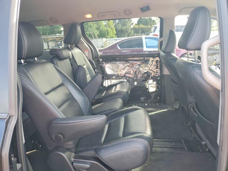 2016 Toyota Sienna se 8-passenger