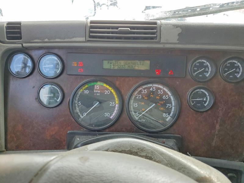 2006 Freightliner Cst120 Semi Truck