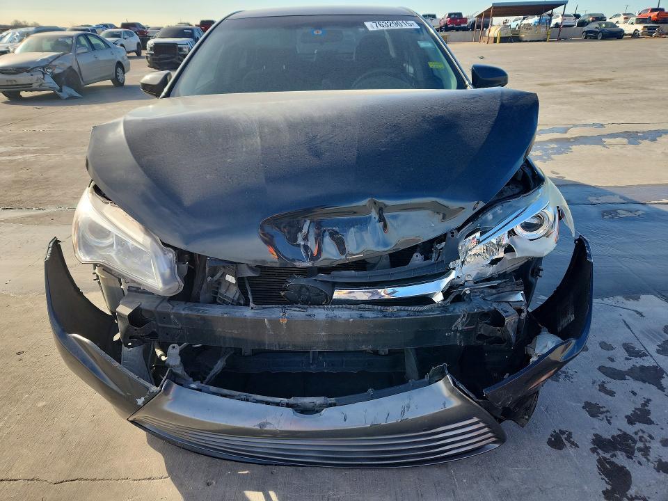 2015 Toyota 2015 Toyt Camry le