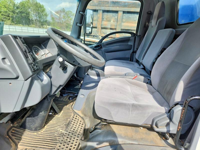 2018 Isuzu NPR BOX Truck