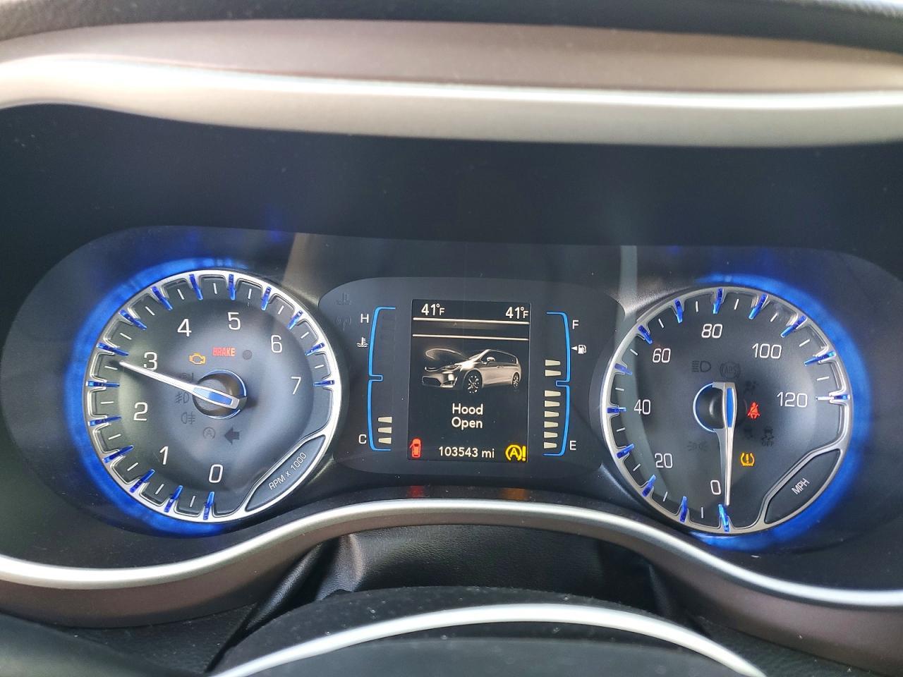 2017 Chrysler Pacifica Touring l