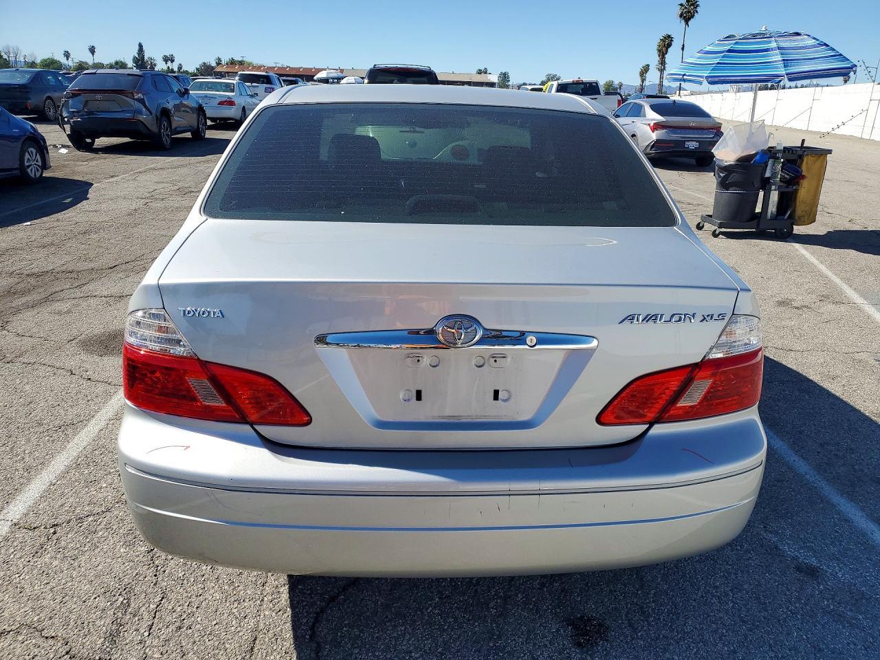 2004 Toyota Avalon xl