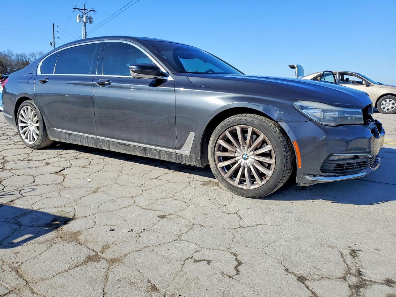 2016 BMW 740 i