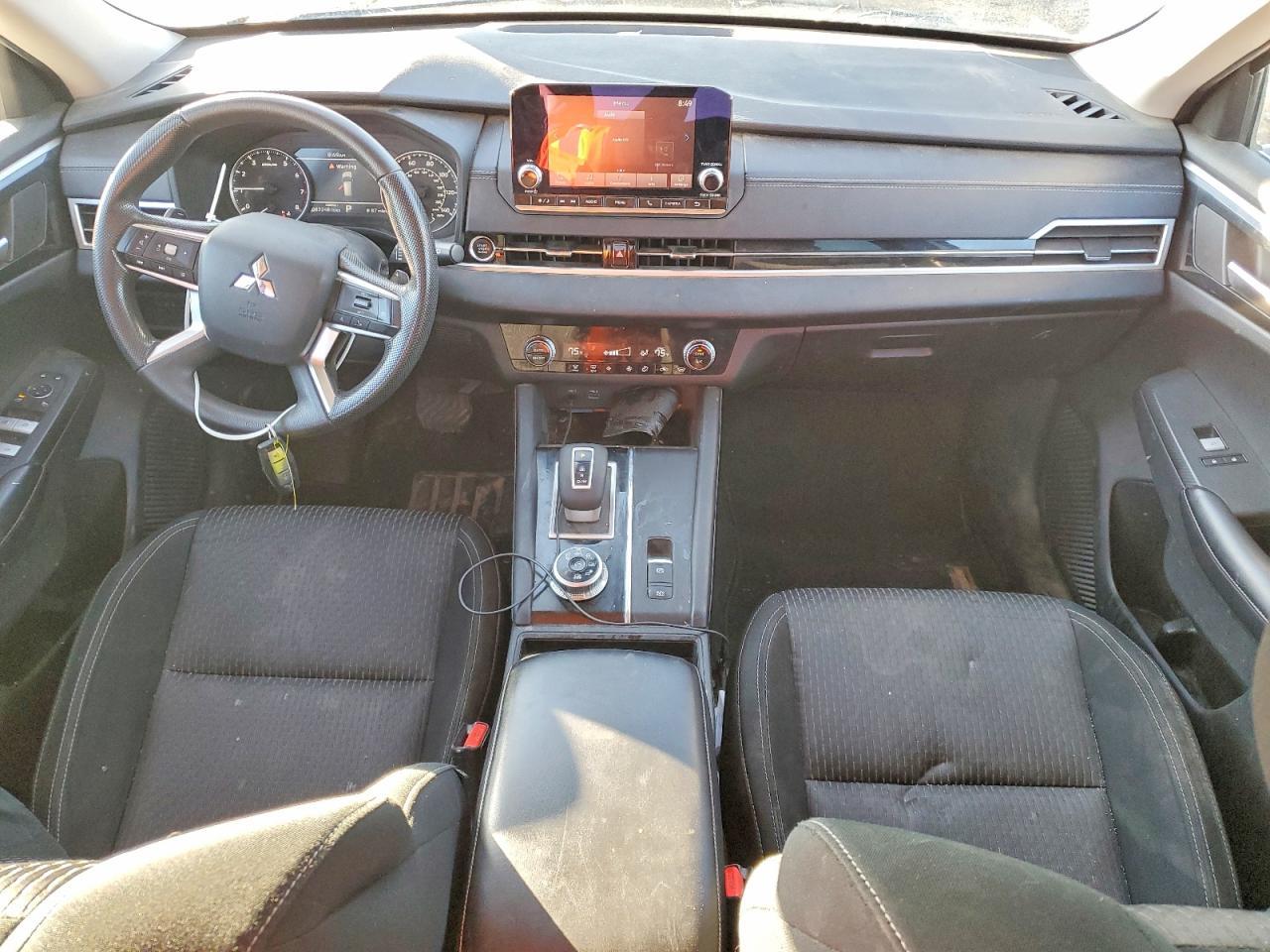 2022 Mitsubishi Outlander es