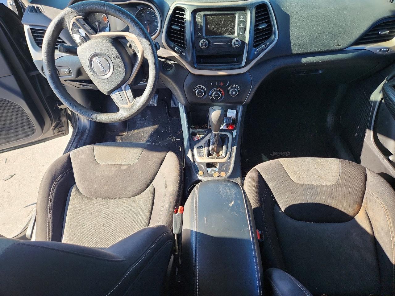 2016 Jeep Cherokee Sport