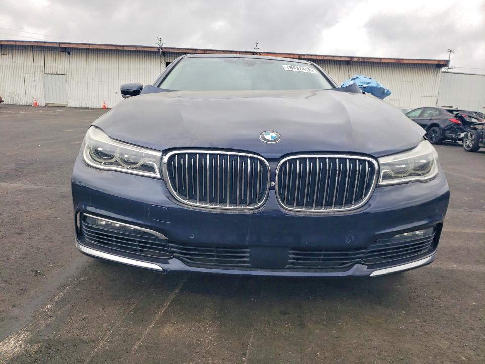2016 BMW 750 i