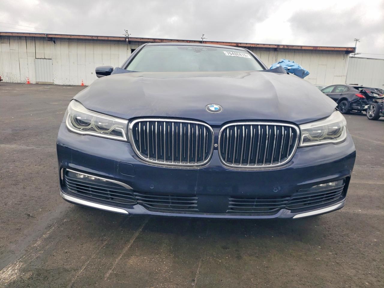 2016 BMW 750 i