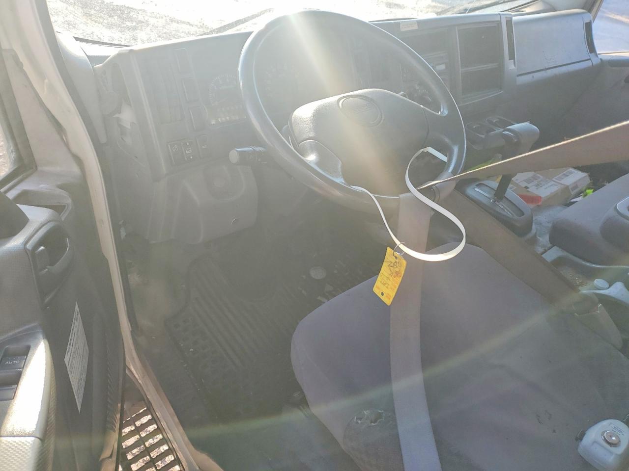 2013 Isuzu NPR HD BOX Truck