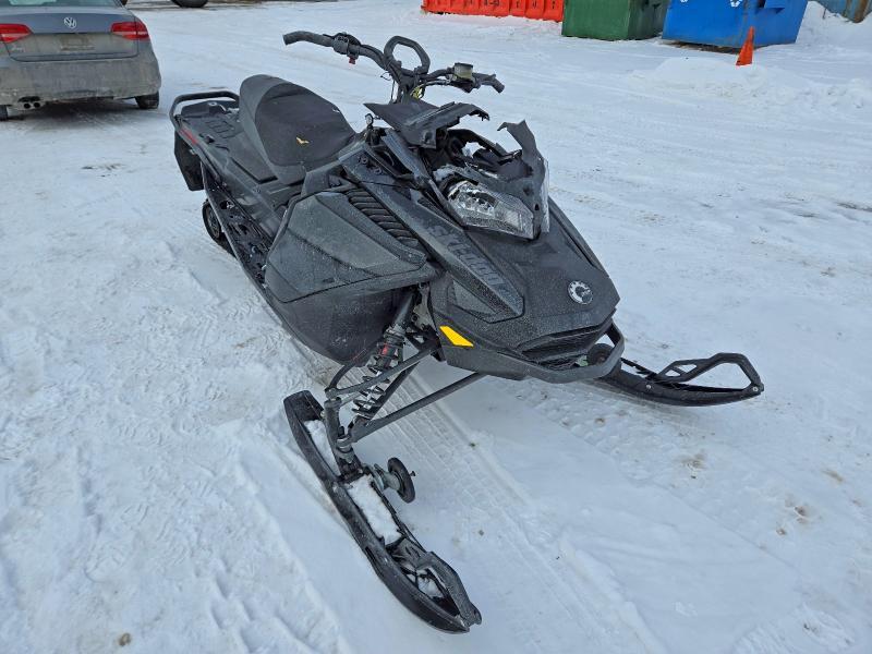 2023 Skidoo Renegade Adrena