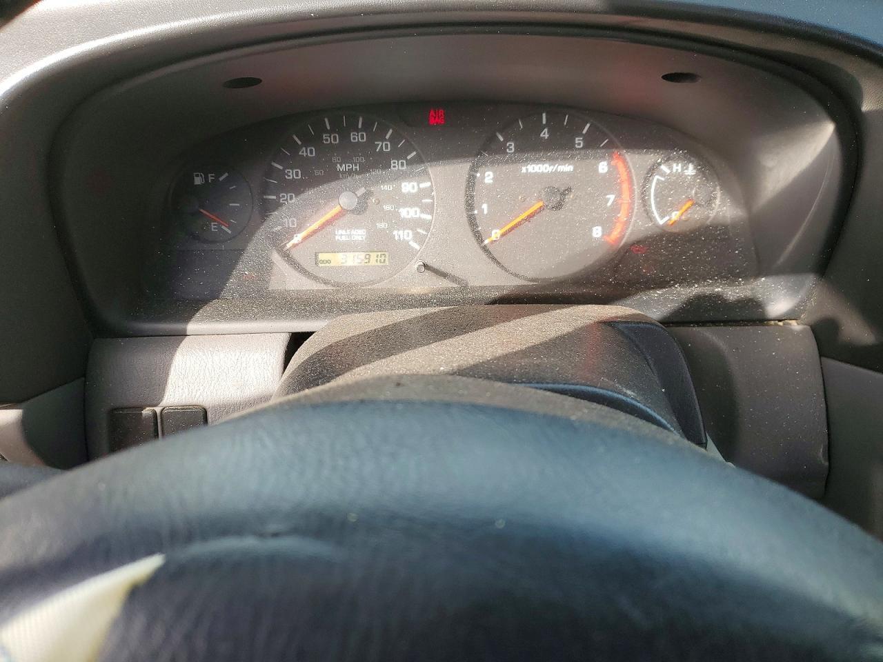 2000 Nissan Frontier XE