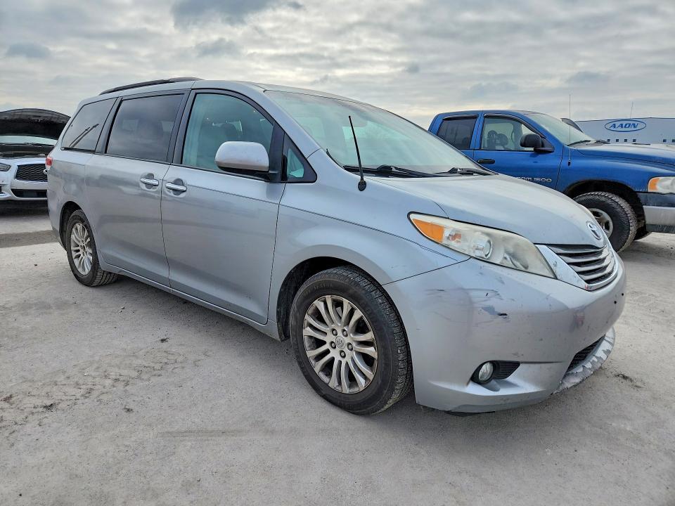 2014 Toyota Sienna xle