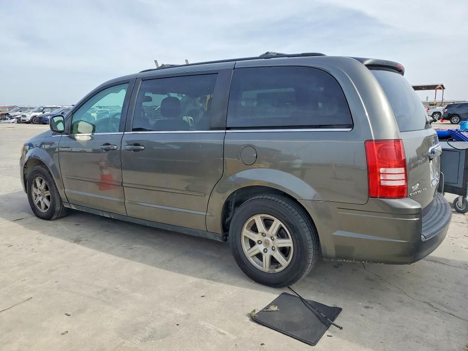2010 Chrysler Town & Country lx