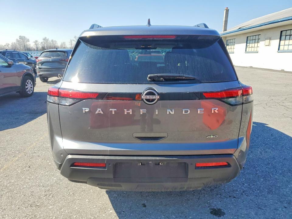 2025 Nissan Pathfinder sv