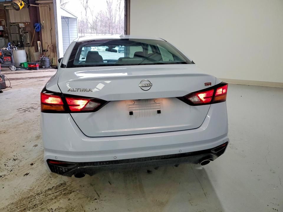 2023 Nissan Altima sr