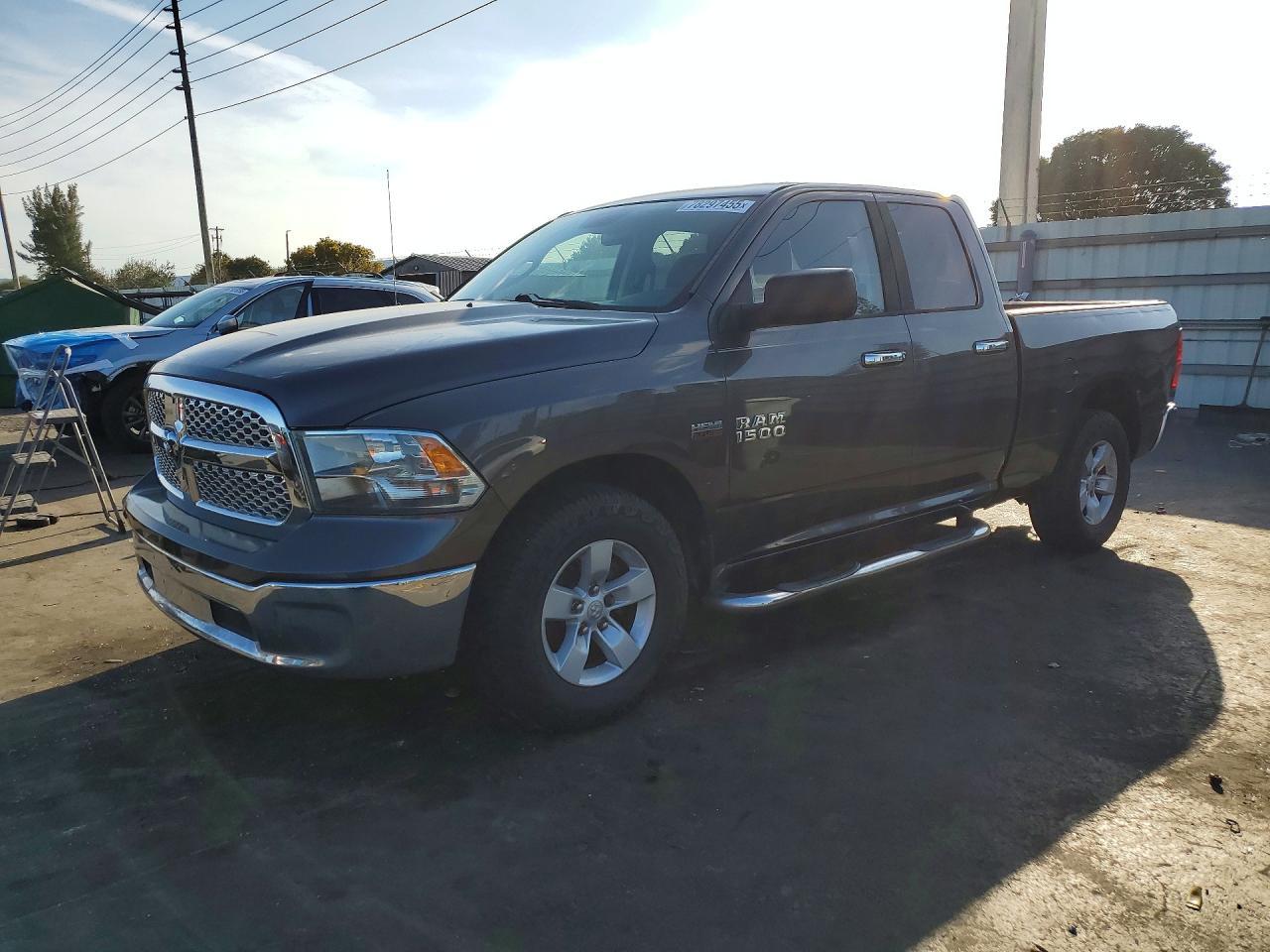 2015 Dodge RAM 1500 SLT
