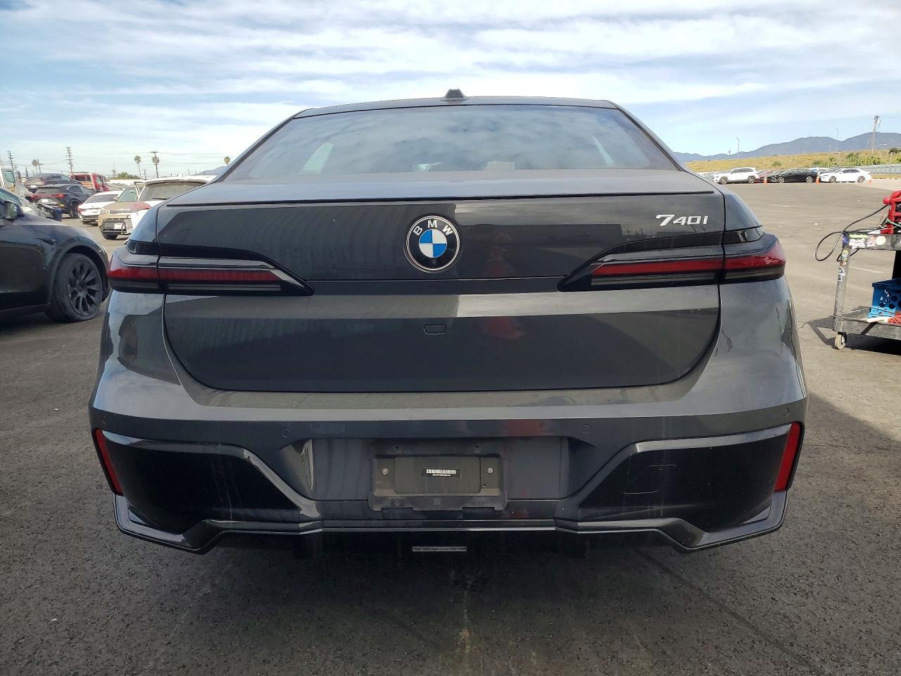 2023 BMW 740 i