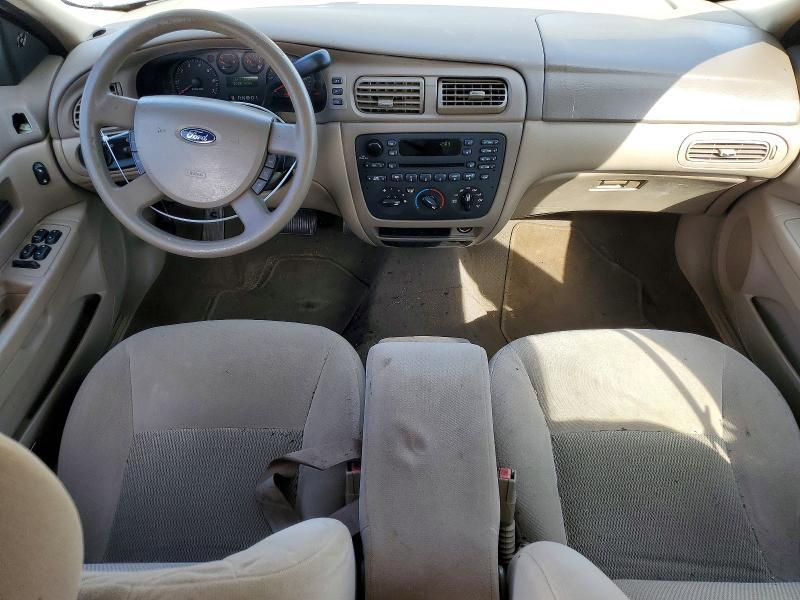 2005 Ford Taurus se
