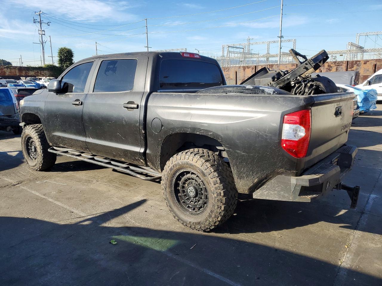 2018 Toyota Tundra SR5