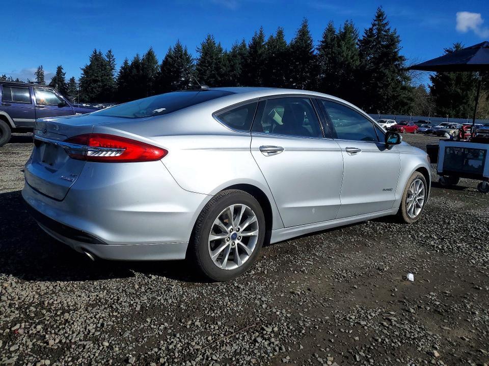 2017 Ford Fusion se Hybrid