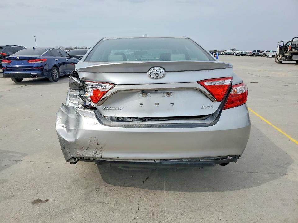 2016 Toyota Camry xse