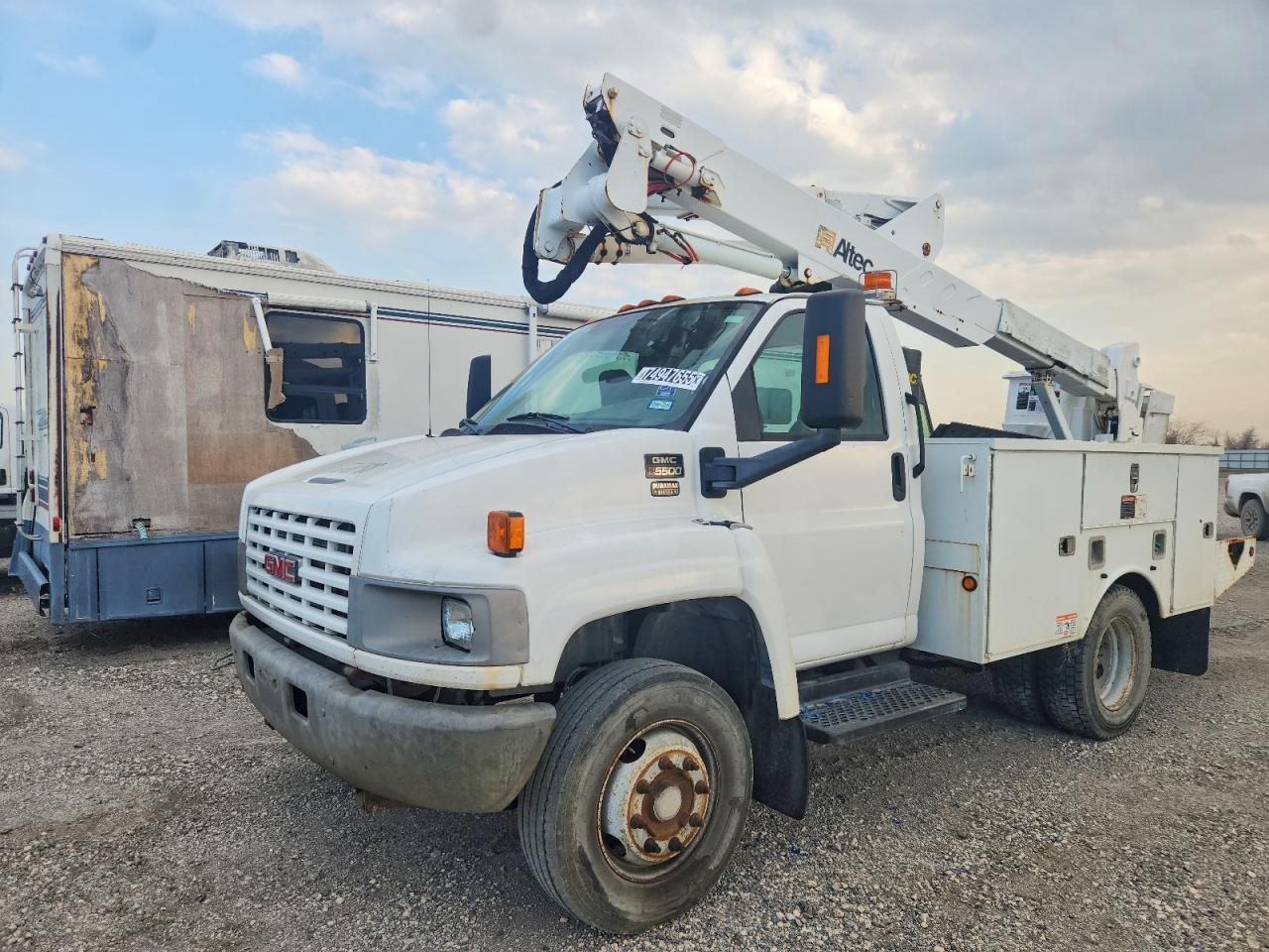 2009 GMC C5500 Bucket Truck