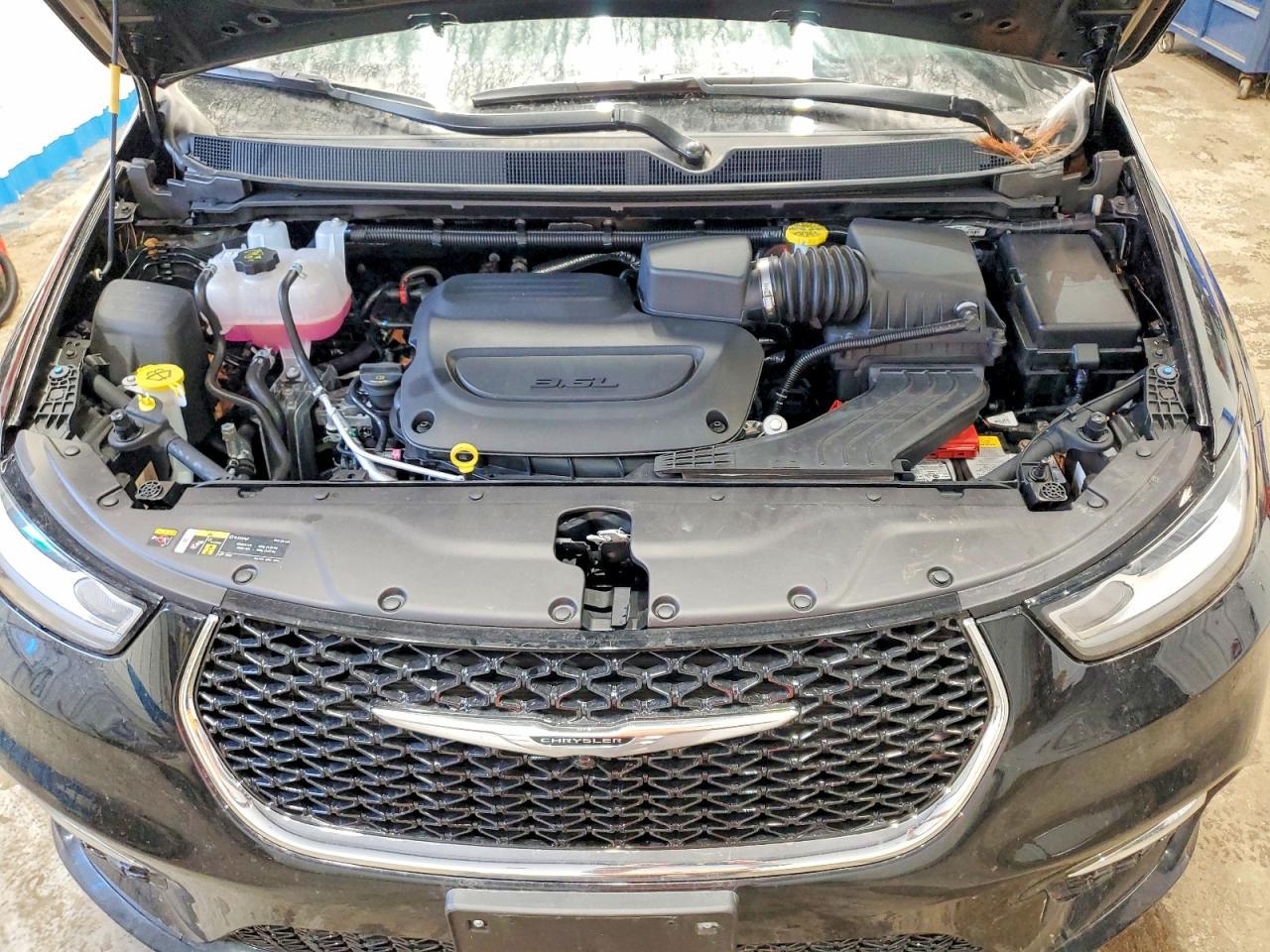 2025 Chrysler Pacifica Select