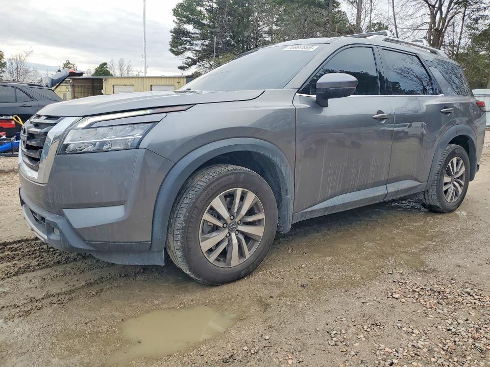 2022 Nissan Pathfinder sl