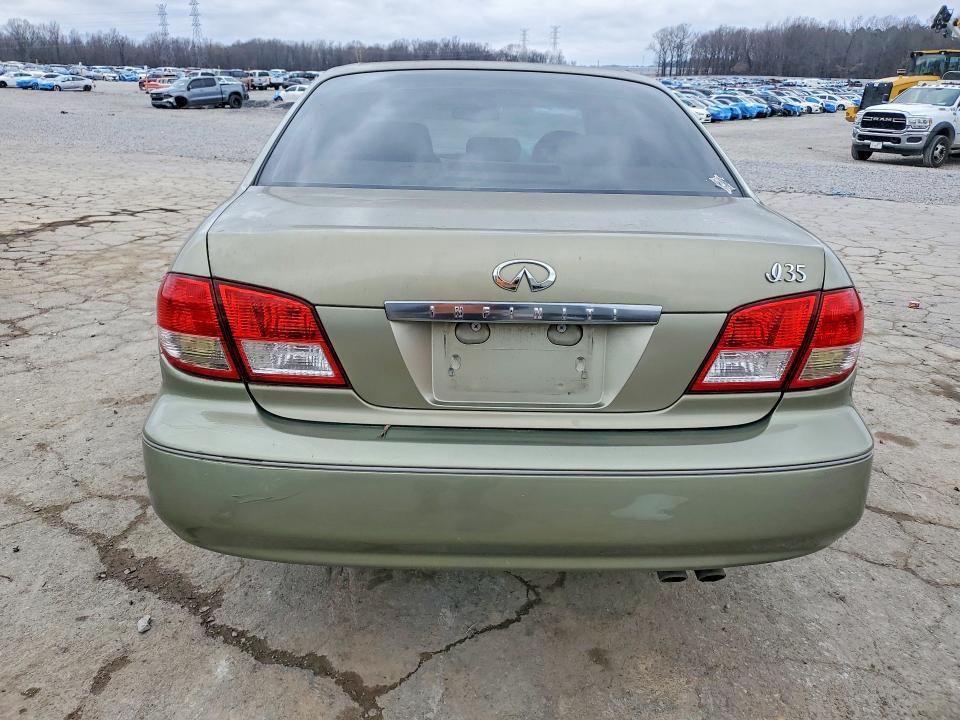 2003 Infiniti I35 Base