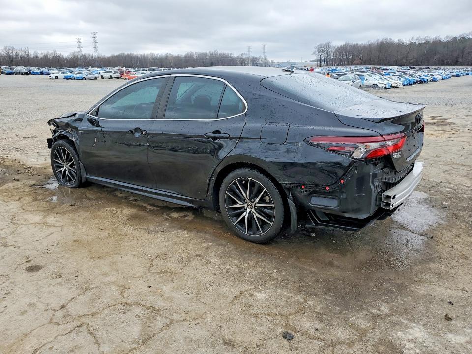 2022 Toyota Camry se